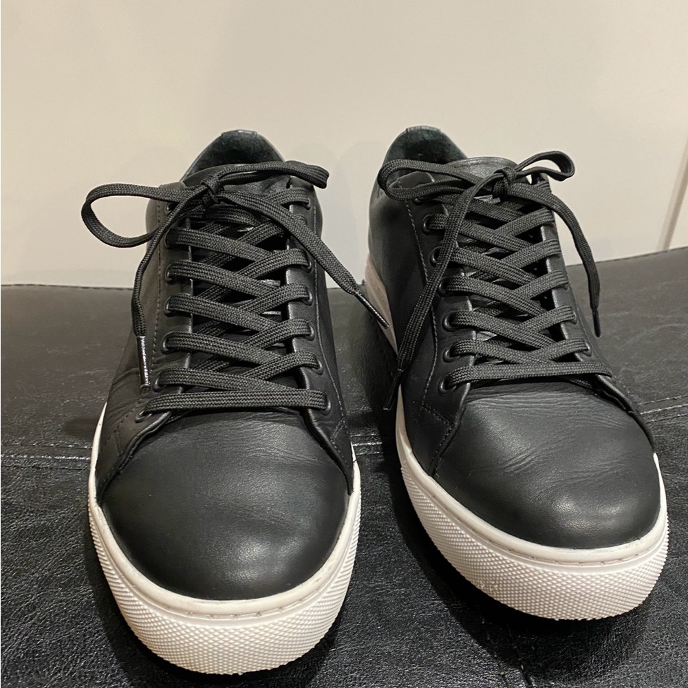 Men’s 8.5 Thursday boot company premier low top